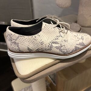 Cole Haan Women’s Size 7.5 Snakeskin Shoes